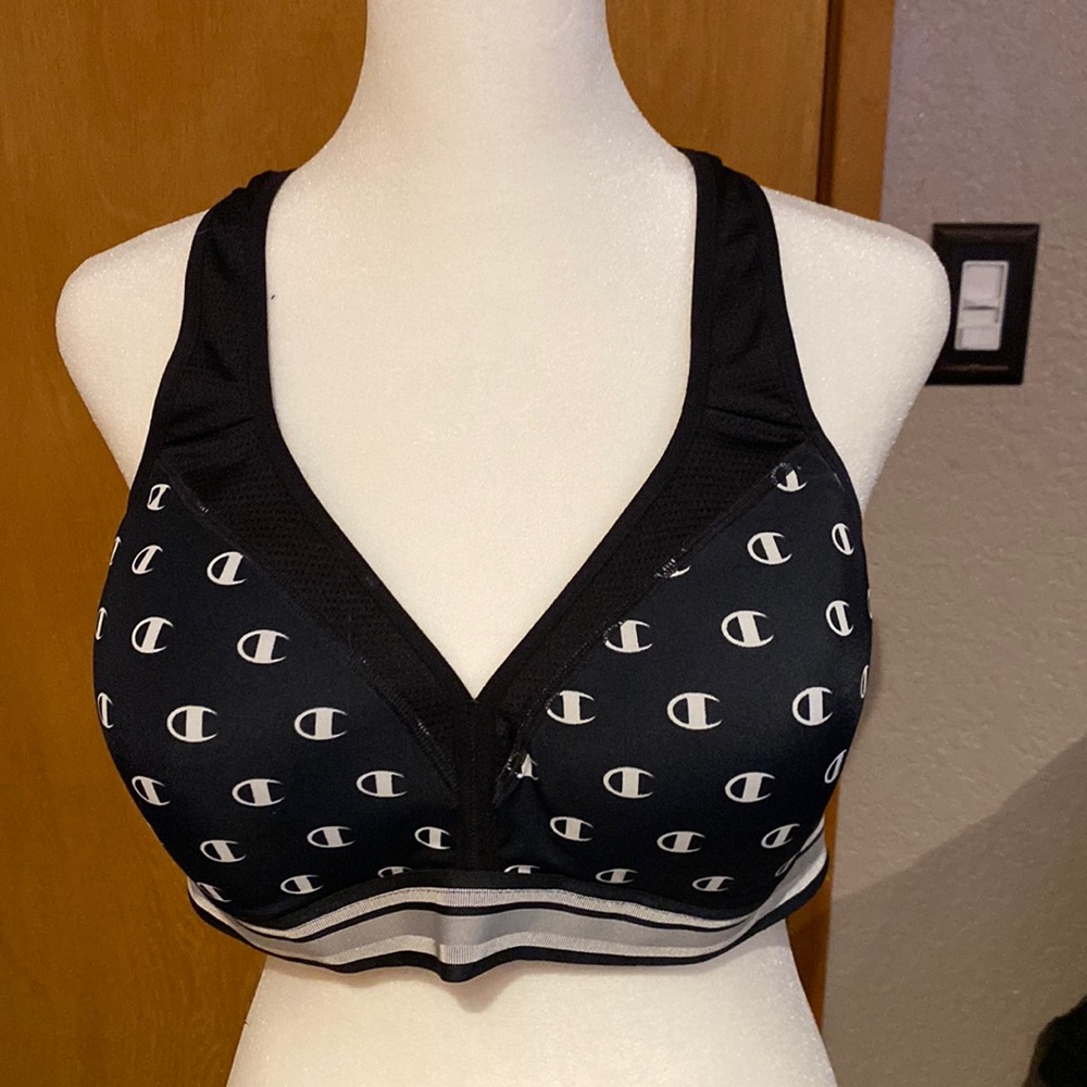 Champion sports bra size large. NWOT